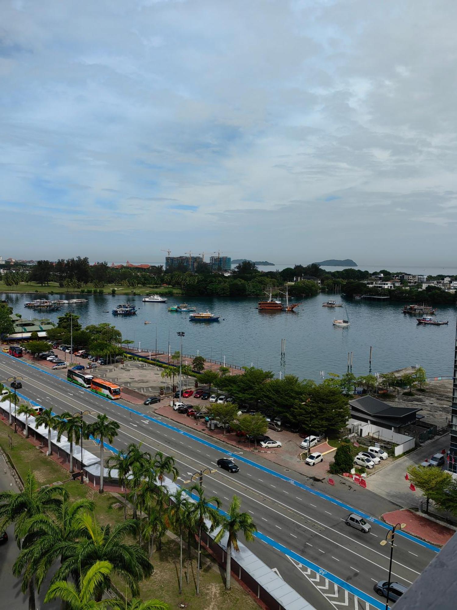 Town Condo - Marina Court Kota Kinabalu Exterior foto